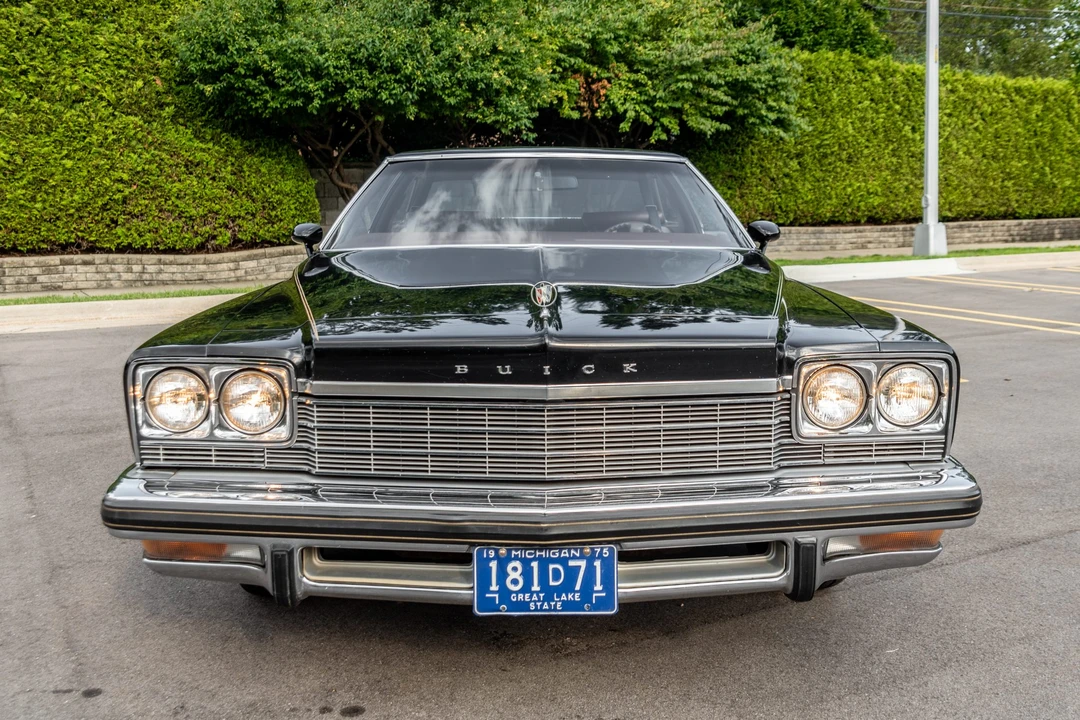 1975 Buick LeSabre - Image 13 of 31
