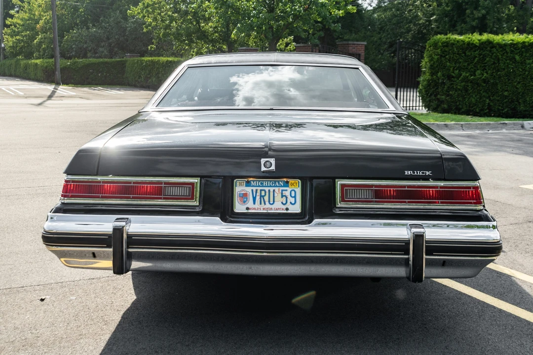 1975 Buick LeSabre - Image 7 of 31