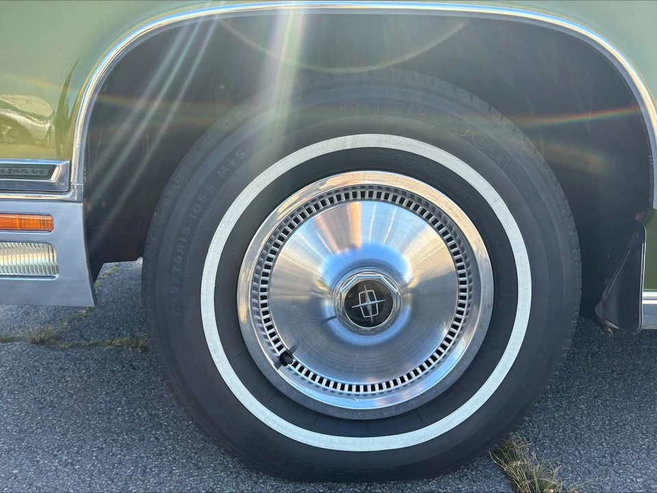 1975 Lincoln Continental 5th Gen - Image 25 of 31