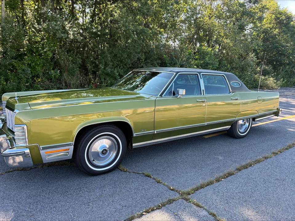 1975 Lincoln Continental 5th Gen - Image 2 of 31