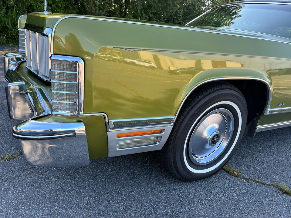 1975 Lincoln Continental 5th Gen - Image 16 of 31