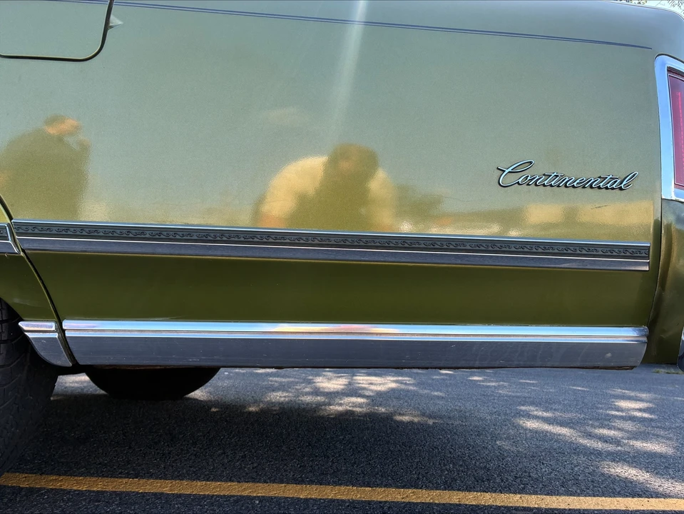 1975 Lincoln Continental 5th Gen - Image 18 of 31