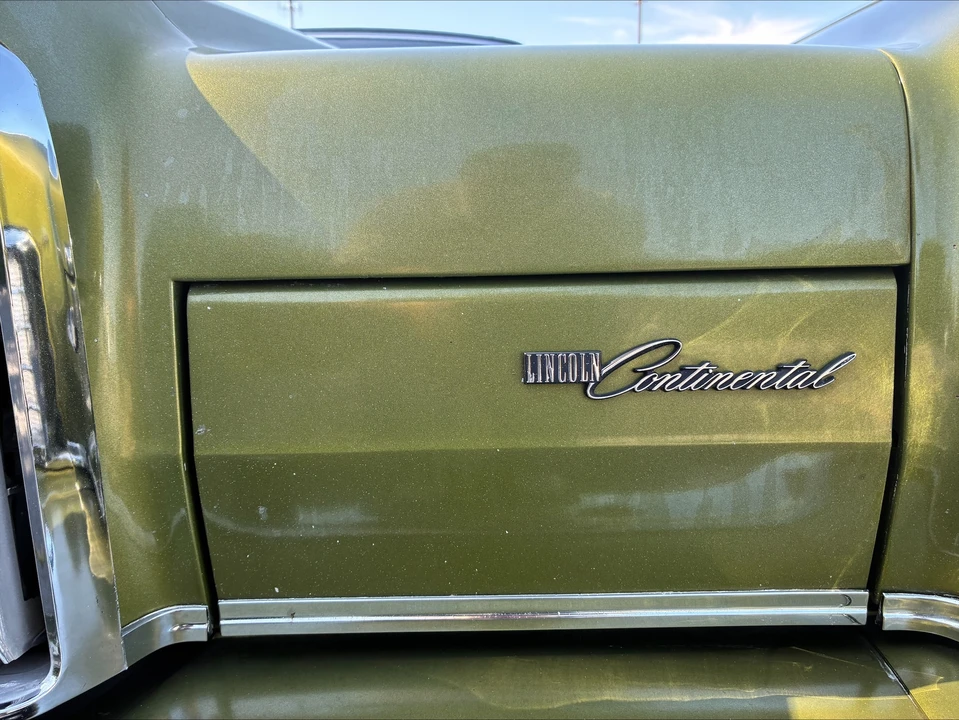 1975 Lincoln Continental 5th Gen - Image 15 of 31