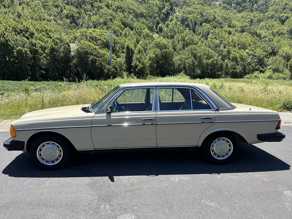 1980 Mercedes-Benz W123 Sedan - Image 5 of 31