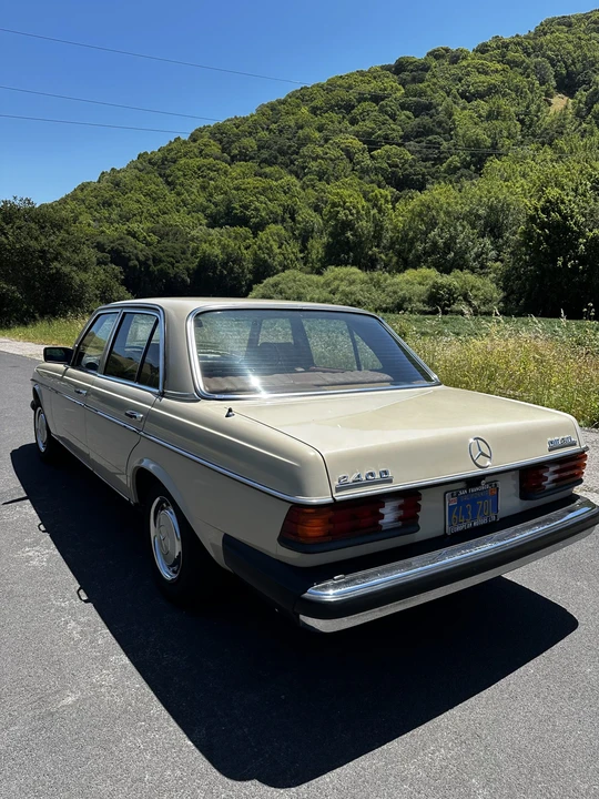 1980 Mercedes-Benz W123 Sedan - Image 6 of 31