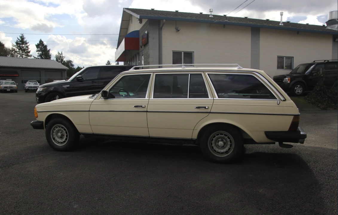 1982 Mercedes-Benz W123 Wagon (S123) - Image 10 of 31