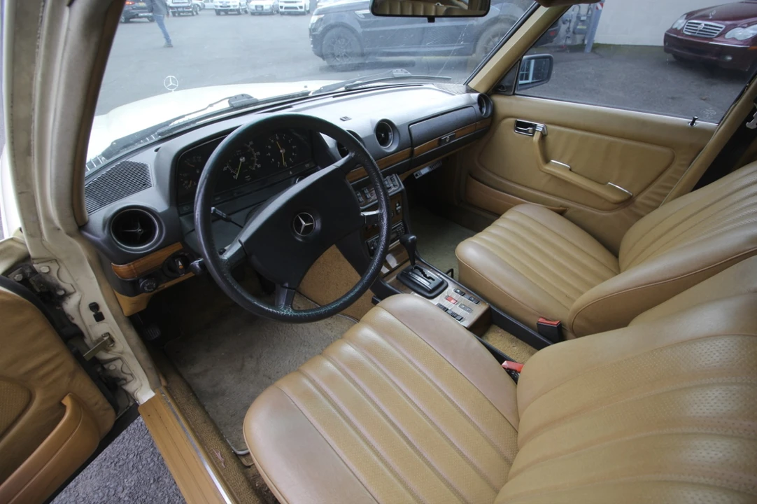 1982 Mercedes-Benz W123 Wagon (S123) - Image 20 of 31