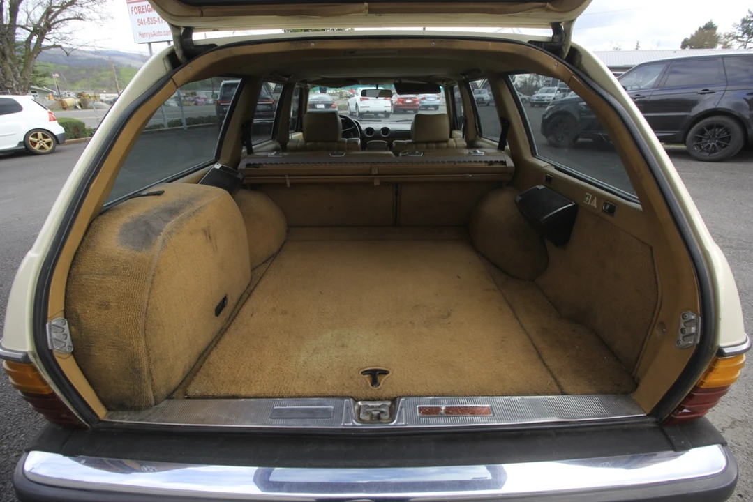 1982 Mercedes-Benz W123 Wagon (S123) - Image 29 of 31