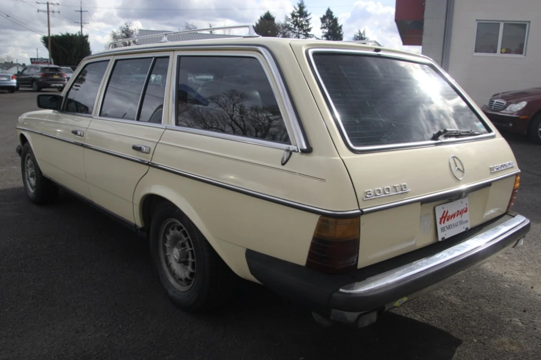 1982 Mercedes-Benz W123 Wagon (S123) - Image 9 of 31