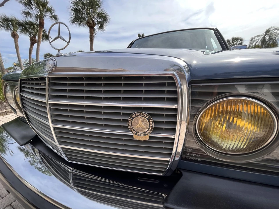 1983 Mercedes-Benz W123 Sedan - Image 14 of 31
