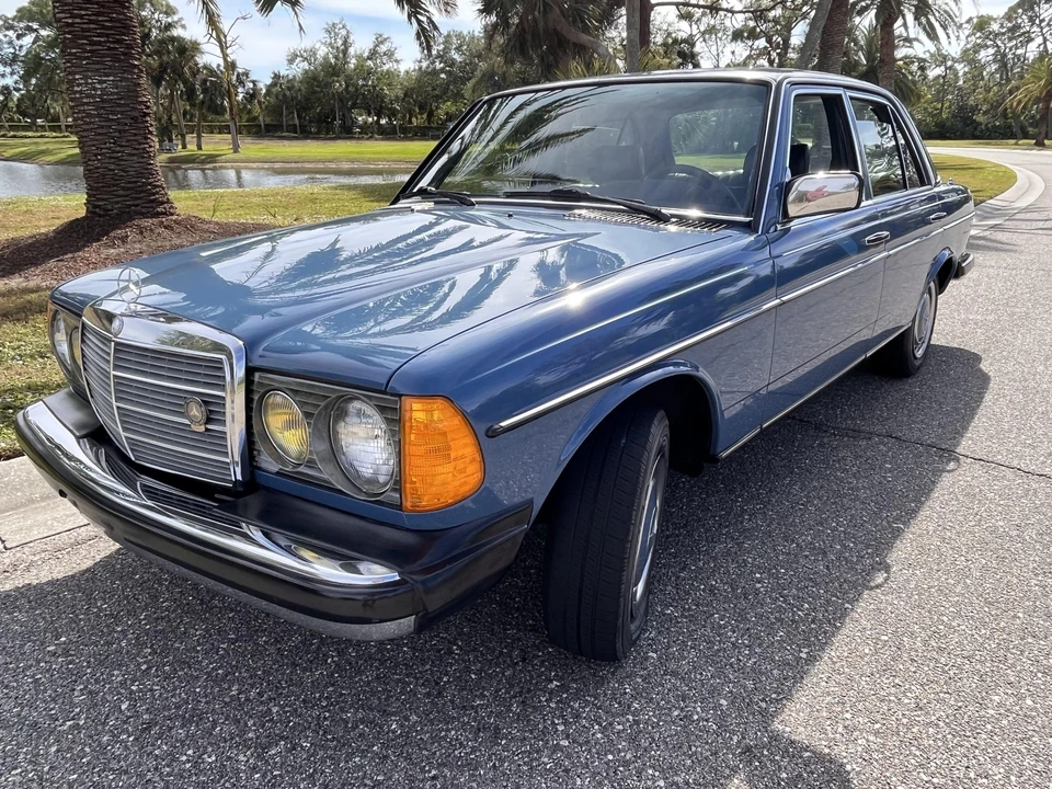 1983 Mercedes-Benz W123 Sedan - Image 5 of 31