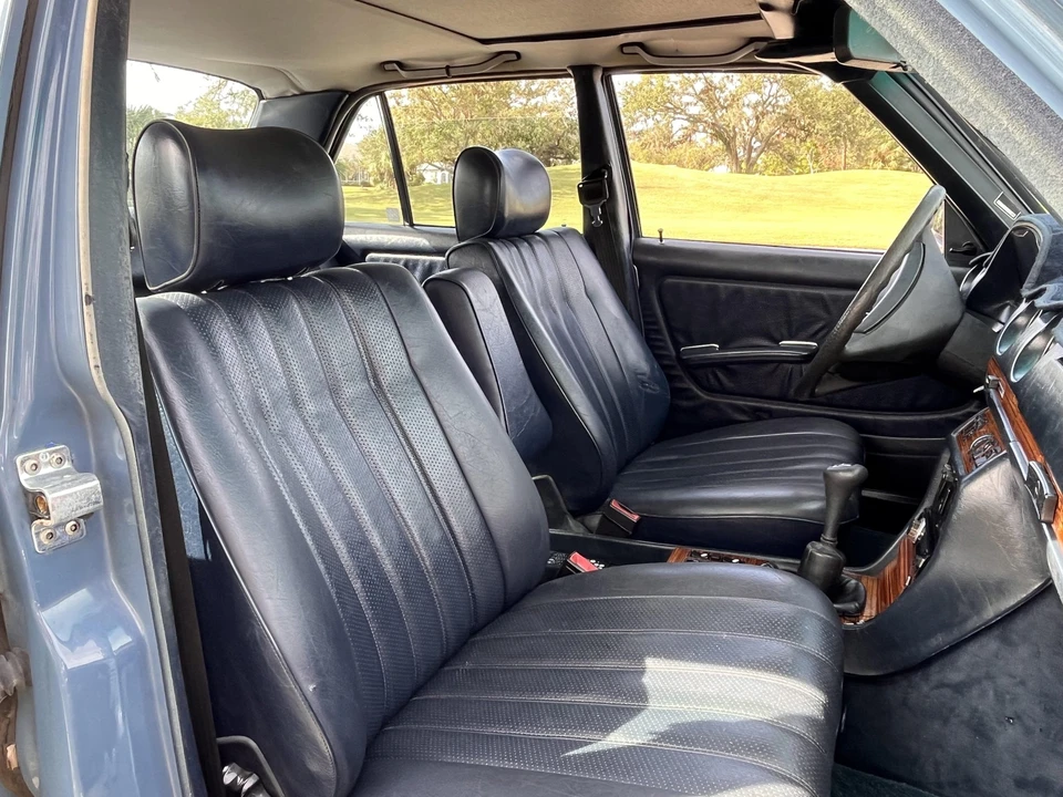 1983 Mercedes-Benz W123 Sedan - Image 30 of 31