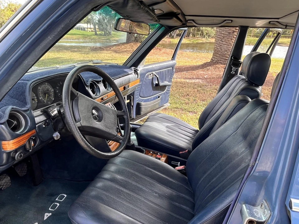 1983 Mercedes-Benz W123 Sedan - Image 25 of 31