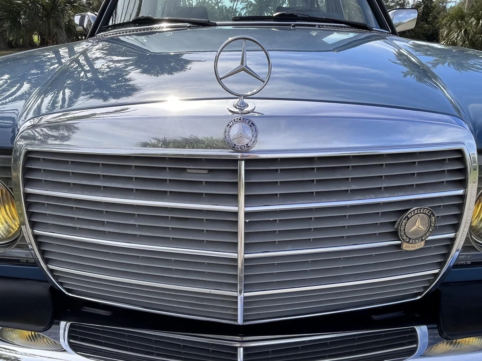 1983 Mercedes-Benz W123 Sedan - Image 12 of 31