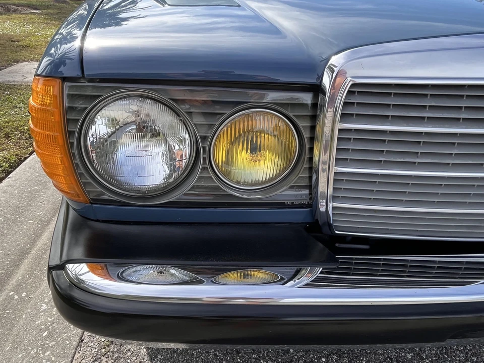 1983 Mercedes-Benz W123 Sedan - Image 11 of 31