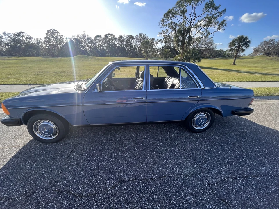 1983 Mercedes-Benz W123 Sedan - Image 6 of 31