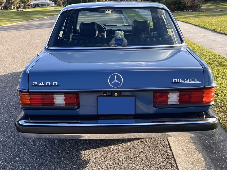 1983 Mercedes-Benz W123 Sedan - Image 8 of 31