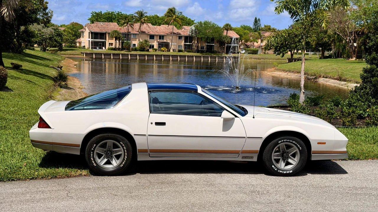 1984 Chevrolet Camaro 3rd Gen - Image 11 of 31