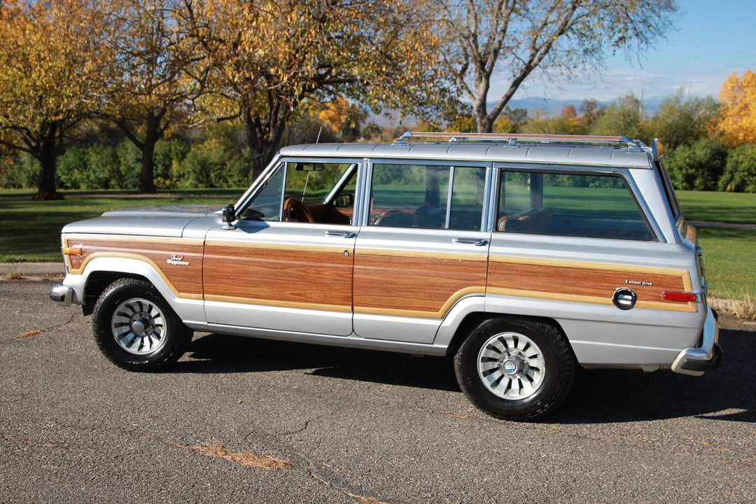 1984 Jeep SJ Grand Wagoneer - Image 4 of 31