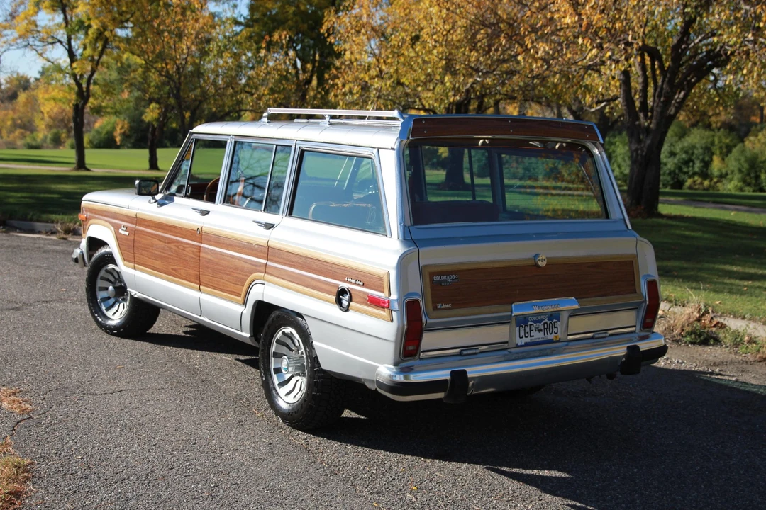 1984 Jeep SJ Grand Wagoneer - Image 5 of 31