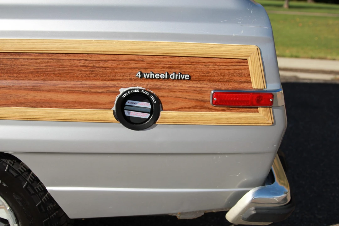 1984 Jeep SJ Grand Wagoneer - Image 26 of 31