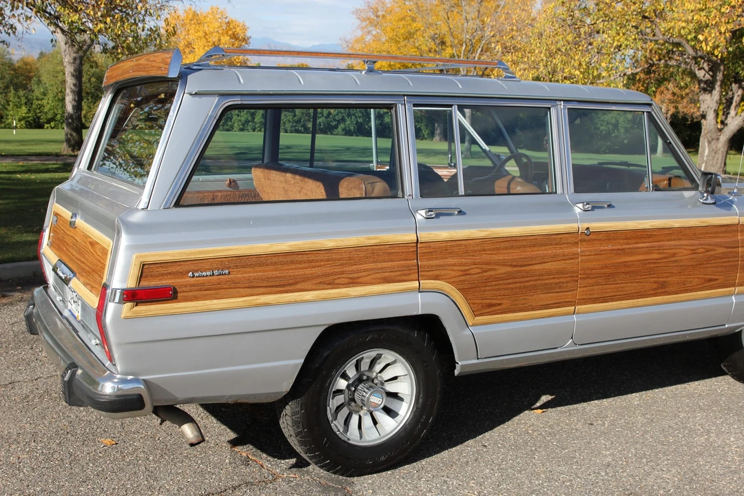 1984 Jeep SJ Grand Wagoneer - Image 9 of 31