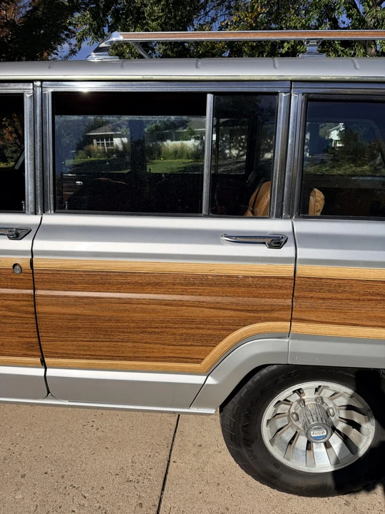 1984 Jeep SJ Grand Wagoneer - Image 14 of 31