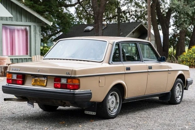 1984 Volvo 244 - Image 2 of 7
