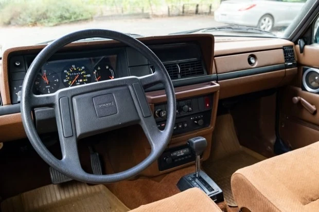 1984 Volvo 244 - Image 5 of 7