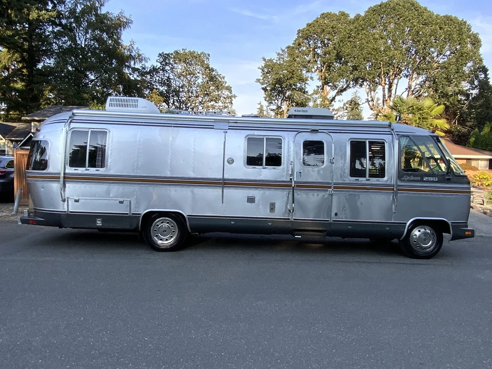 1985 Airstream - Image 13 of 31