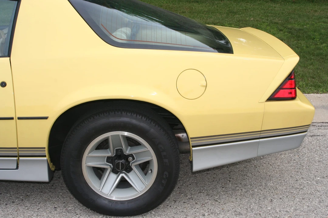 1985 Chevrolet Camaro IROC-Z & Z28 3rd Gen - Image 17 of 31
