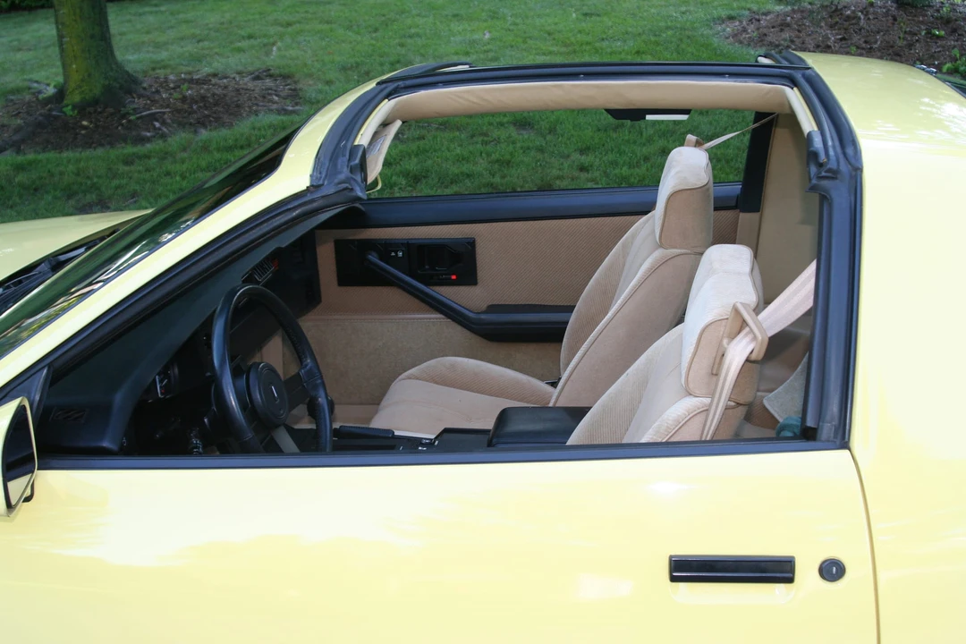 1985 Chevrolet Camaro IROC-Z & Z28 3rd Gen - Image 25 of 31