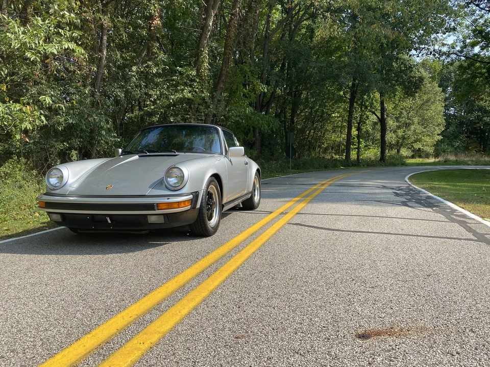 1985 Porsche 911 Carrera 3.2 - Image 2 of 31