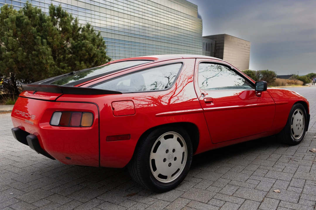 1985 Porsche 928 S - Image 7 of 31
