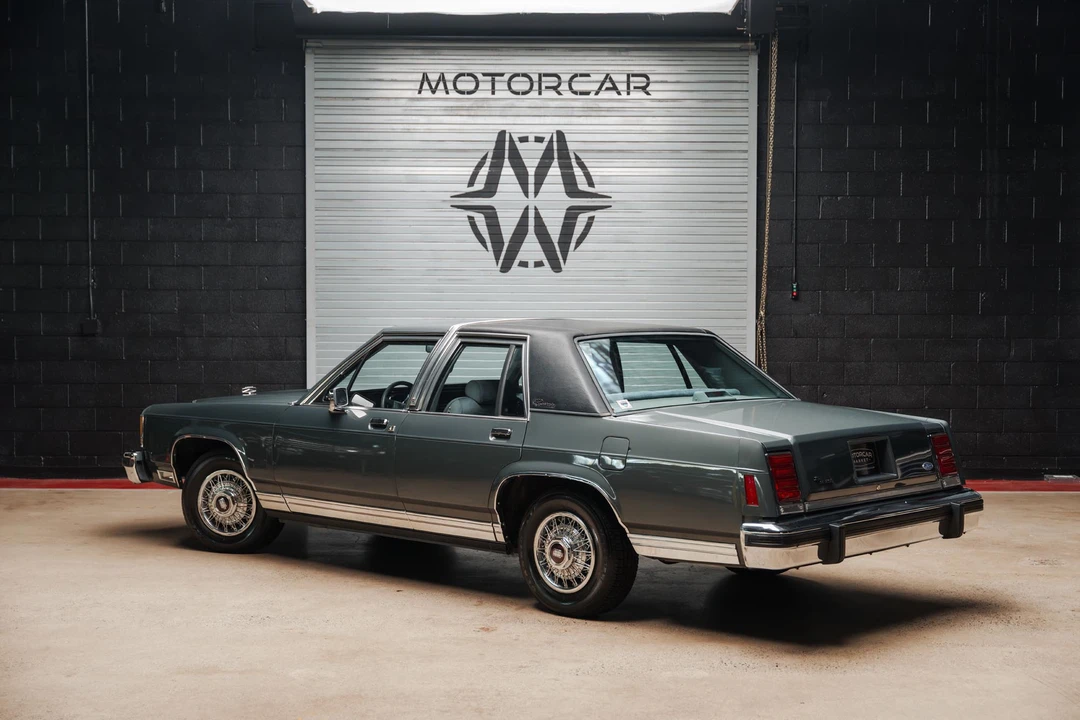 1986 Ford LTD - Image 15 of 31