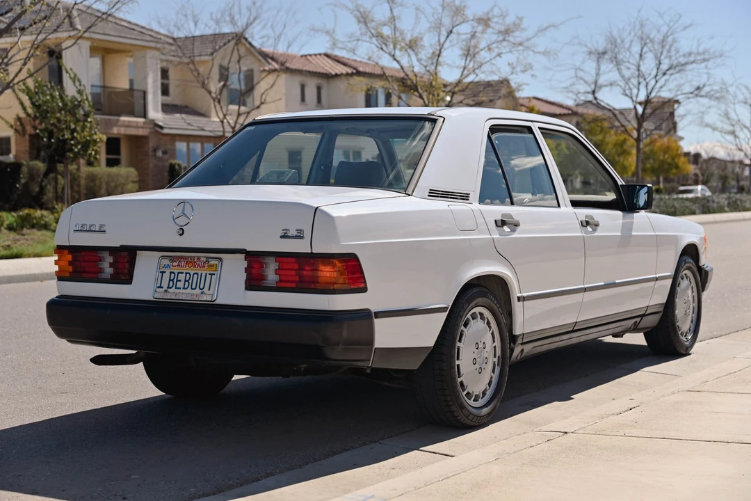 1986 Mercedes-Benz 190E - Image 10 of 31