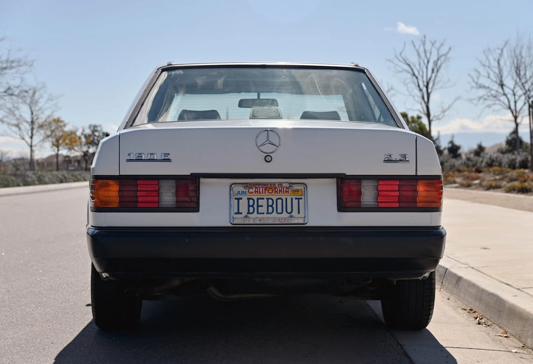 1986 Mercedes-Benz 190E - Image 8 of 31