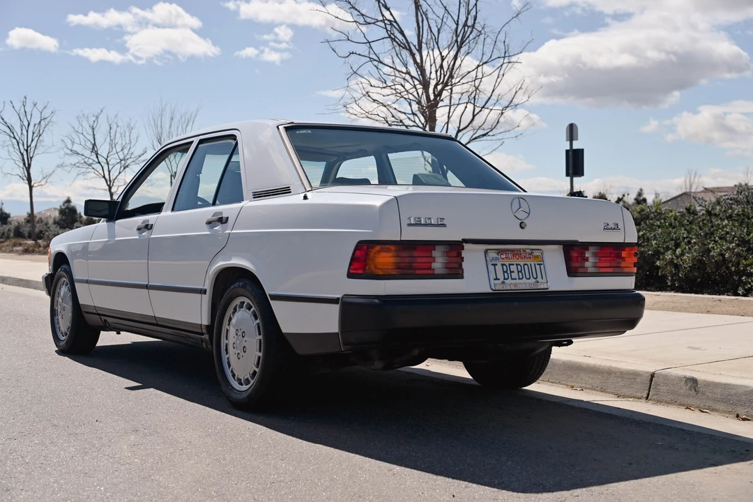 1986 Mercedes-Benz 190E - Image 7 of 31