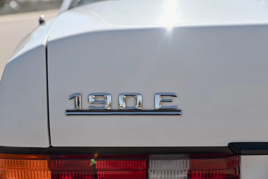1986 Mercedes-Benz 190E - Image 12 of 31