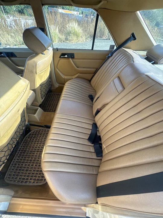 1986 Mercedes-Benz W124 E-Class - Image 14 of 31