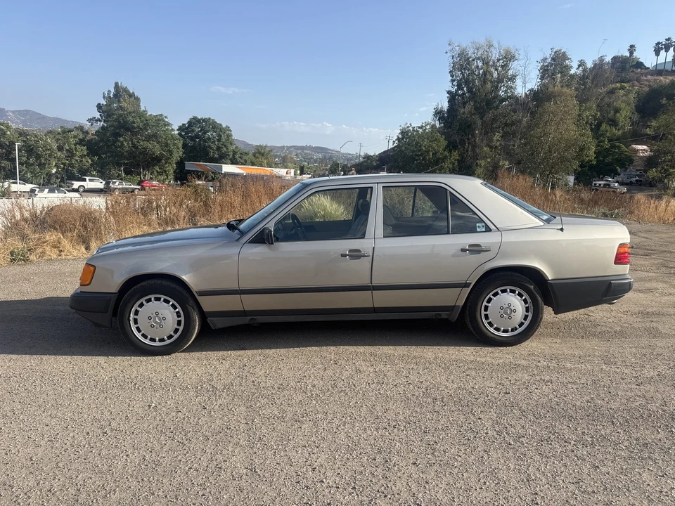 1986 Mercedes-Benz W124 E-Class - Image 5 of 31