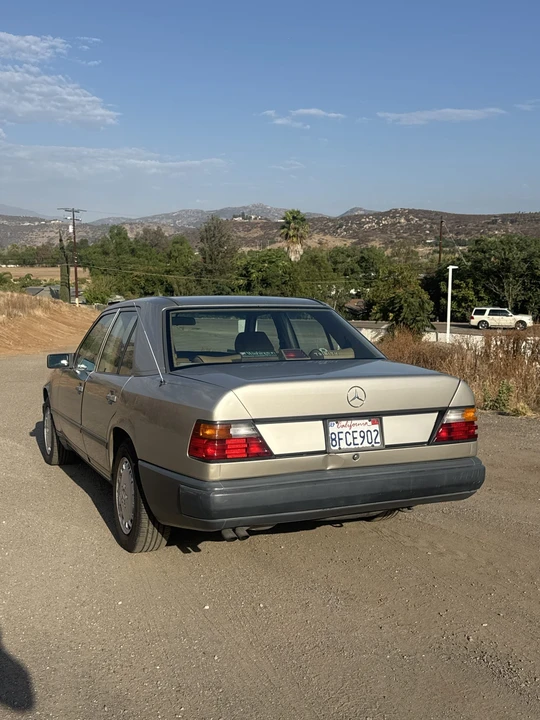 1986 Mercedes-Benz W124 E-Class - Image 4 of 31