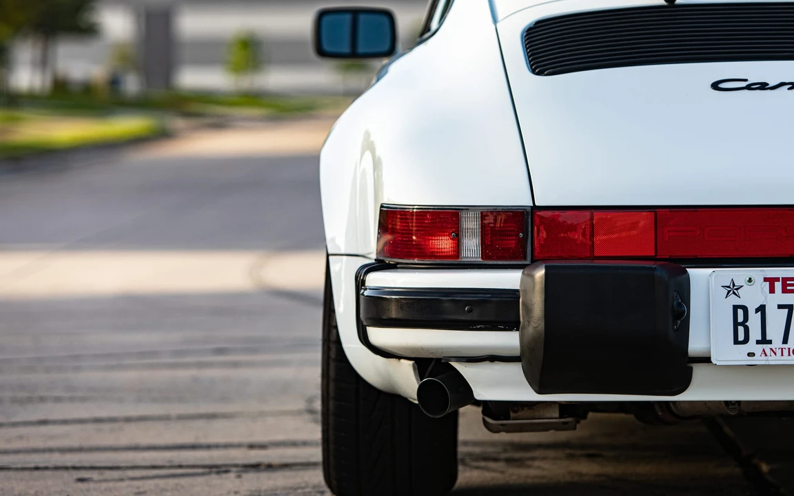 1987 Porsche 911 Carrera 3.2 - Image 13 of 31