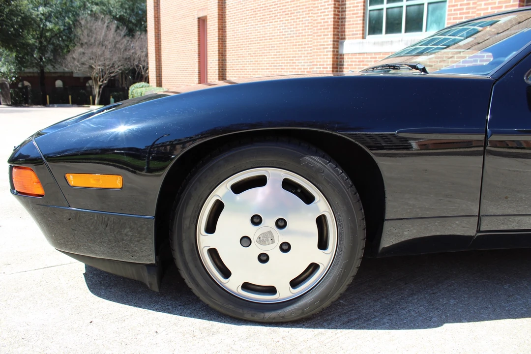 1987 Porsche 928 S4 - Image 18 of 31