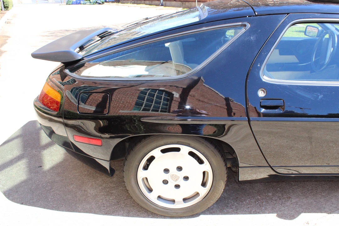 1987 Porsche 928 S4 - Image 23 of 31