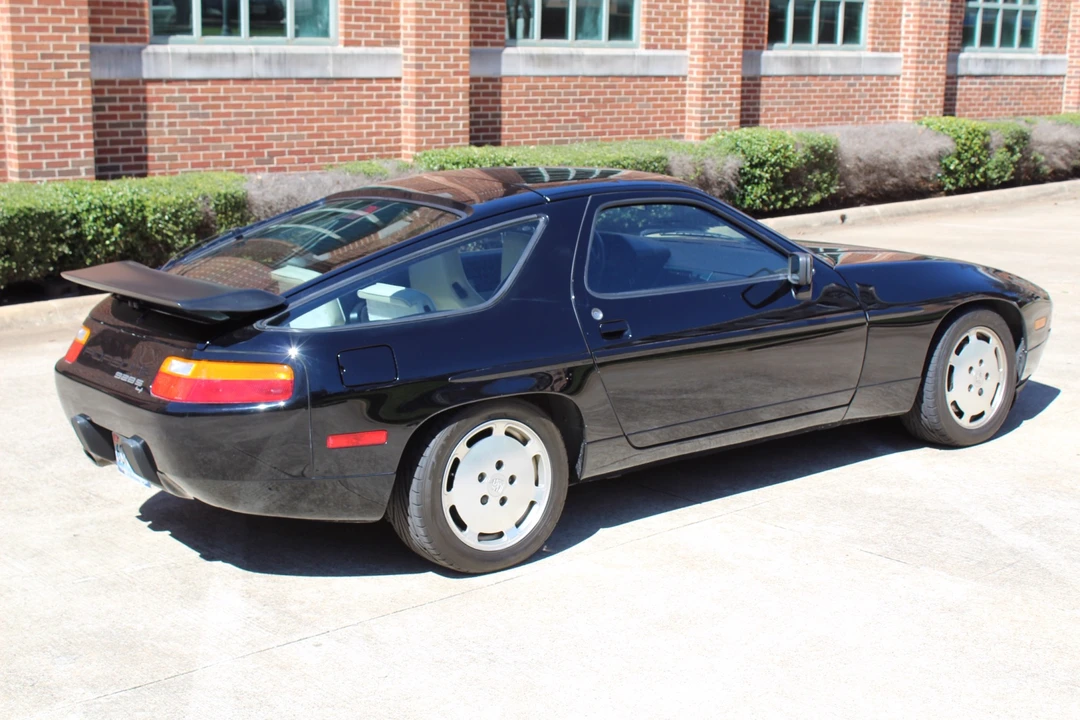 1987 Porsche 928 S4 - Image 9 of 31