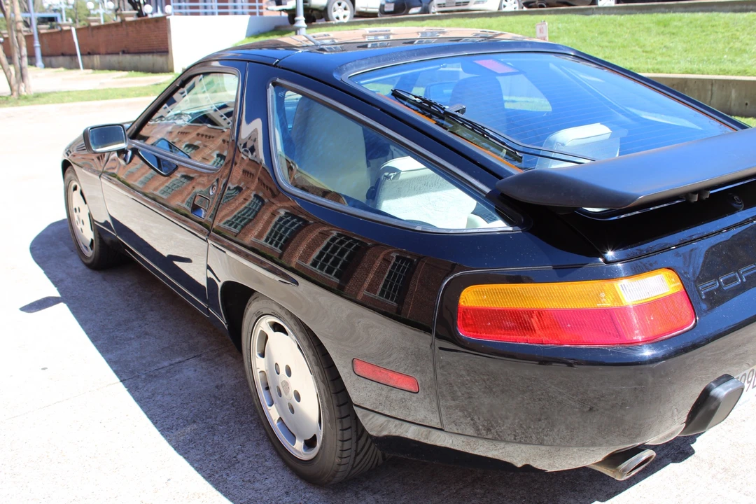 1987 Porsche 928 S4 - Image 27 of 31