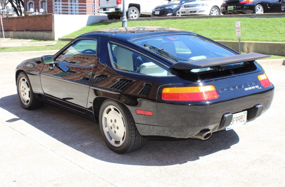 1987 Porsche 928 S4 - Image 6 of 31