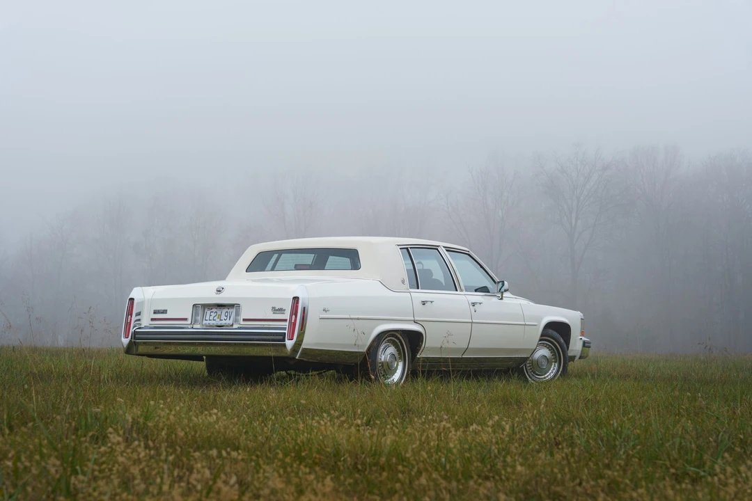 1988 Cadillac Brougham - Image 7 of 31