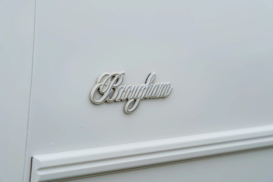 1988 Cadillac Brougham - Image 28 of 31